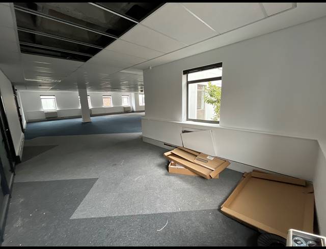 310.50M² OFFICE TO LET IN NEWLANDS